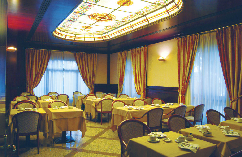 Hotel Falco D'Oro Tole Εστιατόριο φωτογραφία