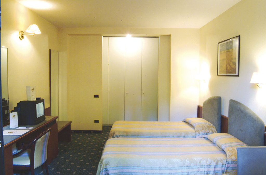 Hotel Falco D'Oro Tole Δωμάτιο φωτογραφία